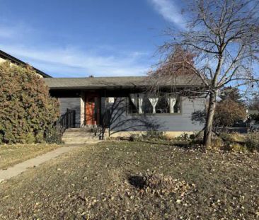 Cozy Bungalow near downtown/Confederation Park/transit | Calgary - Photo 1