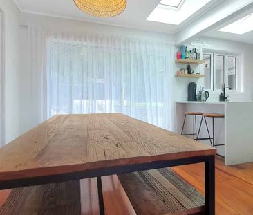 Birkenhead 4 bdrm/2 bthrm with elevated tree top views! - Photo 3