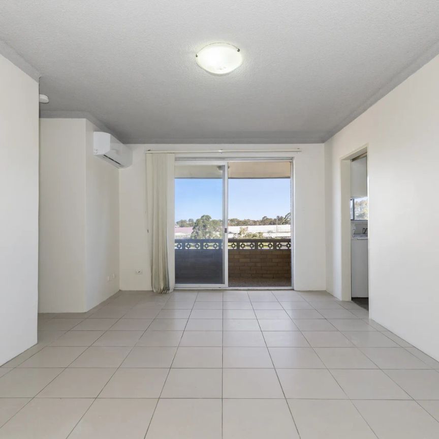Light-Filled Two-Bedroom Apartment in a Convenient Harris Park Location - Photo 1