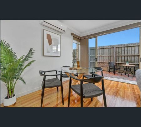 3/8 Stella Street, Glenroy, Vic 3046 - Photo 3