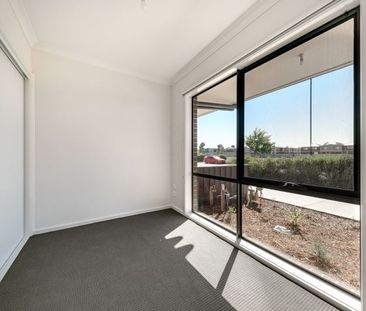 6/1 Village Way Pakenham VIC - Photo 1