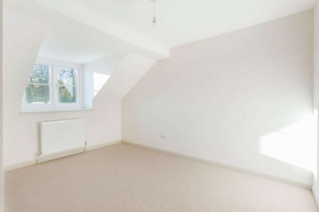 An idyllic four bedroom fully refurbished cottage located on the Kentchurch Estate, offering the perfect blend of rural living and modern comfort. - Photo 4