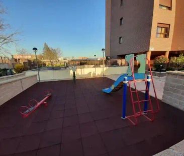 Piso de alquiler en Calle del Puerto de Pozazal, 37, Ensanche de Va... - Foto 1