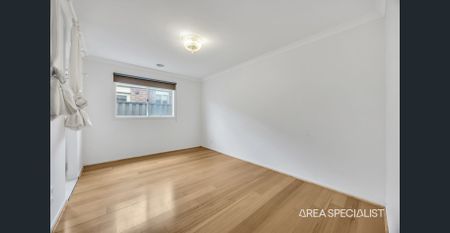 Beautiful Family Home in the Heart of Tarneit - Photo 4