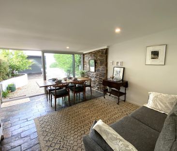 Beautifully Appointed, Fully Furnished 2-bedroom Cottage. Offers A ... - Photo 3