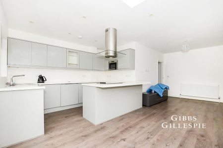 3 bedroom semi-detached house to rent - Photo 4