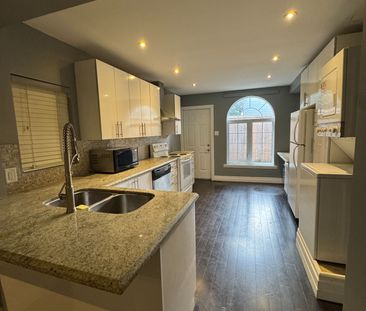 For Lease - 1531 Queen Street Unit# Main fl, Toronto, Ontario - Photo 4