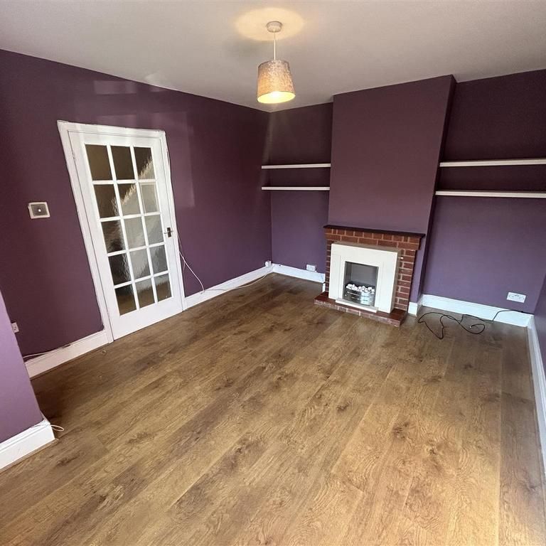 3 bedroom semi-detached house to rent - Photo 1