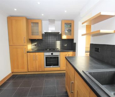 2 bedroom terraced house to rent - Photo 2