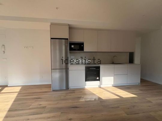 Alquiler de piso en Calle Paulino Mendivil - Photo 1