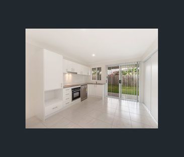 Cozy home waiting for someone to move in - Photo 2