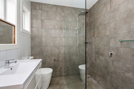 Double-Fronted 3 bed Brick Edwardian - (Available Now) - Photo 4