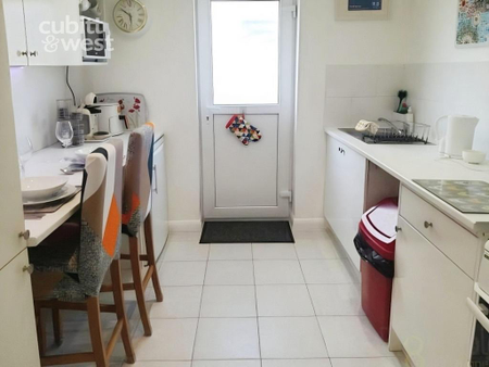 1 bedroom ground floor flat to rent - Photo 4