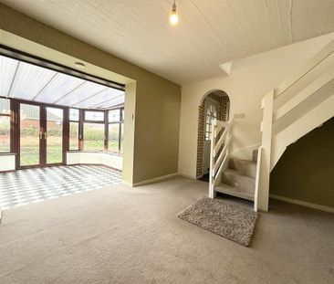 3 bedroom detached bungalow to rent - Photo 3