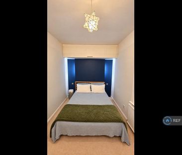 2 bedroom flat to rent - Photo 6