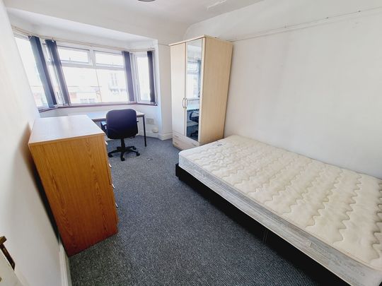 4 Bed Student Accommodation - Photo 1