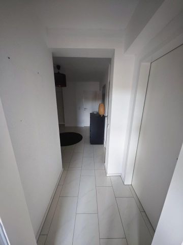 Moderne 2 Zimmer Wohnung mit EBK, Balkon und Stellplatz - Photo 4