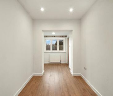 2 bedroom detached bungalow to rent - Photo 2