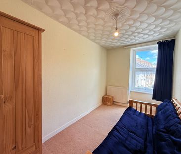 18 Ambrose Street - Photo 2