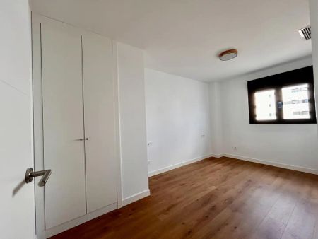 Piso de alquiler en L'Olivera - Photo 3