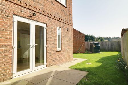 Cross Lane, Amcotts, Scunthorpe - Photo 5