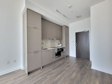 For Lease - 38 Honeycrisp Crescent Unit# 2105, Vaughan, Ontario - Photo 4