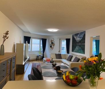 💎 Elegant Furnished 4.5-Room Home with a Beautiful Balcony in Seebach - Photo 1
