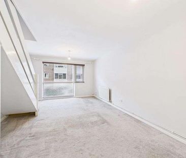 High Street, Caterham - �cm, CR3 - Photo 1