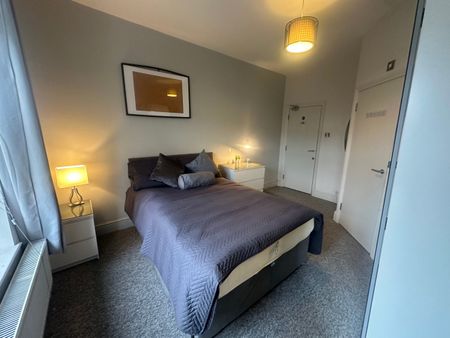 Double En-suite Room- Gloucester Road North - Photo 3