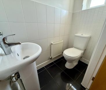 3 bedroom end of terrace house to rent - Photo 6