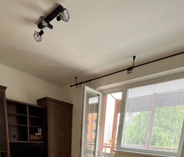 Prenájom 2 izbový byt s balkónom, ul. Vajanského, Levice - Photo 1