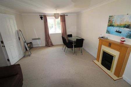 2 bedroom flat to rent - Photo 2