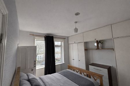 Room in a Shared House, Davenport Road, SE6 - Photo 5