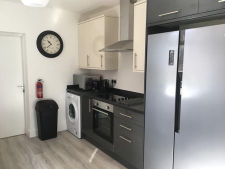 6 bedroom private hall to rent - Photo 2