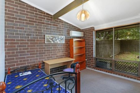 4/4 Carey Street, - Photo 3