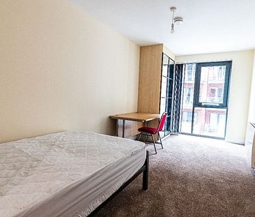 Luxury Three Bedroom Apartment in Prime Sheffield Location - Perfec... - Photo 2