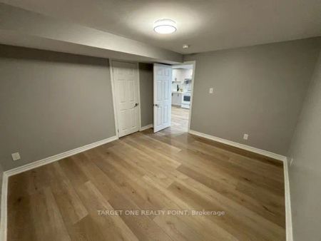 Property For Lease | N8223316 - Photo 5