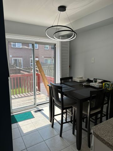 For Lease - 3918 Zenith Court, Mississauga, Ontario - Photo 3