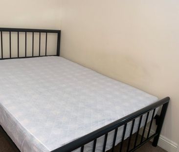 3 bedroom apartment to rent - Photo 6