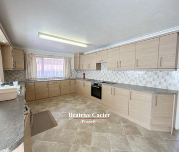 3 bedroom detached bungalow to rent - Photo 6