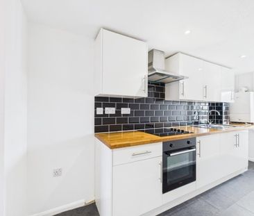 Greenhill Court, Tuffley, Gloucester - Photo 3