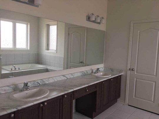 For Lease - 2585 Craftsman Drive, Oshawa, Ontario - Photo 1