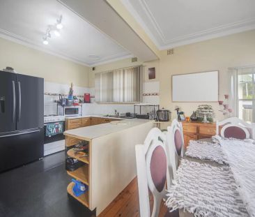 So Much for so Little - Photo 1