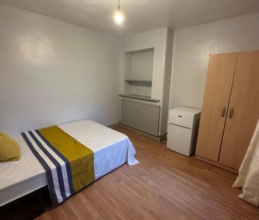 4 bedroom house share to rent - Photo 2