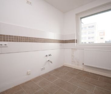 Moderne Wohnung mit Einbauküche! - Foto 2
