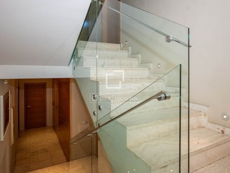 Exclusive Detached Villa with Private Garden and Swimming Pool in Ciudalgolf, Ciudalcampo - Photo 5