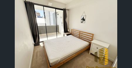 Furnished North-Facing One Bedroom Apartment - Photo 2