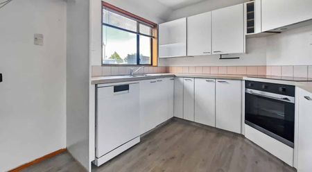 Spacious & Freshly Updated Home - Photo 4