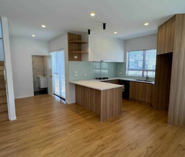 Newly 3Bedroom2.5Bathroom - Photo 5