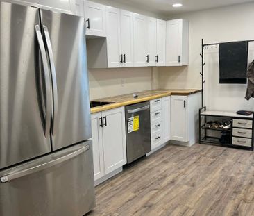 For Lease - 20 Meadowland Avenue Unit# B, Barrie, Ontario - Photo 3